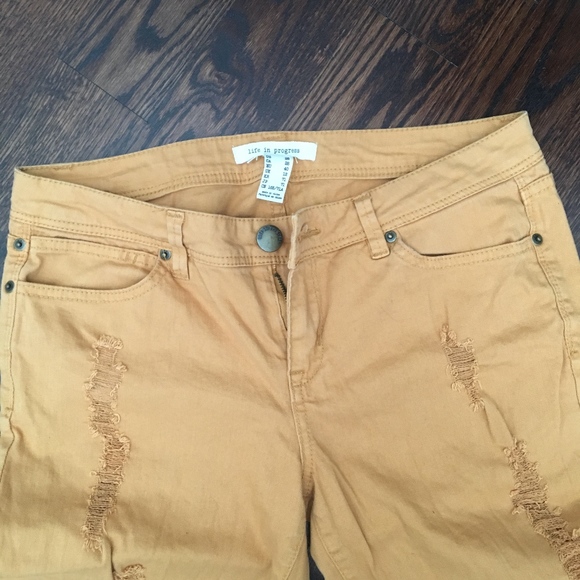 Destroyed Distressed Jeans LIKE NEW Size 28 - Picture 3 of 7